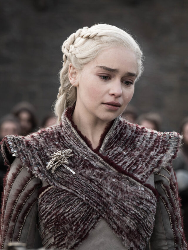 Emilia Clarke HBO Game of Thrones Season 8 - Episode 4
